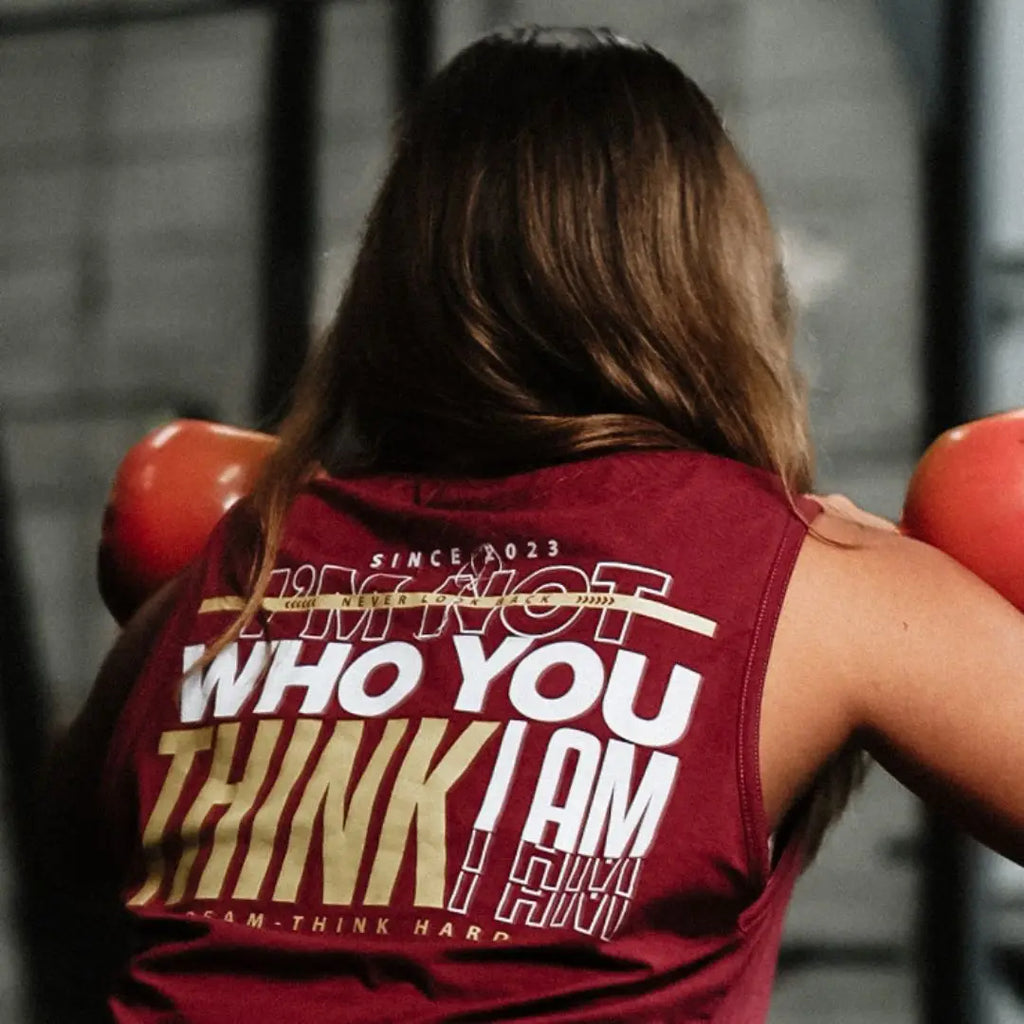 CAMISETA CROP TOP THINK HARD